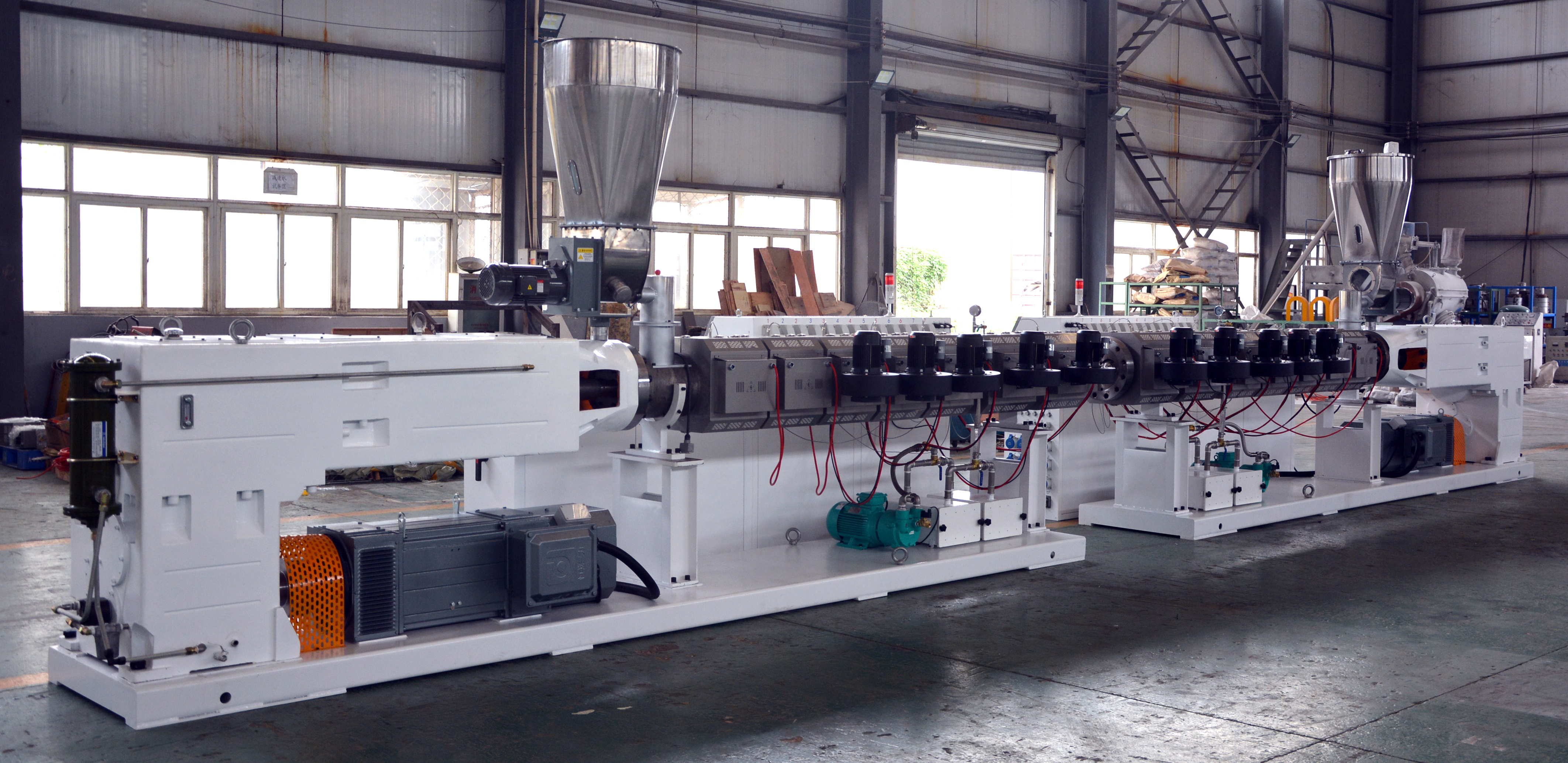 With output capacity 1050kg/h Series parallel twin screw Extruders ...