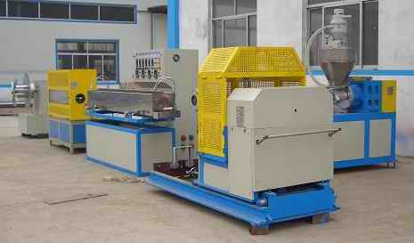 खरीदें 10-50mm पारदर्शी स्टील के तार पीवीसी की दो परतों में नरम पीवीसी नली को मजबूत करते हैं दबाव अनुप्रयोगों के लिए एक परत स्टील के तार online manufacture