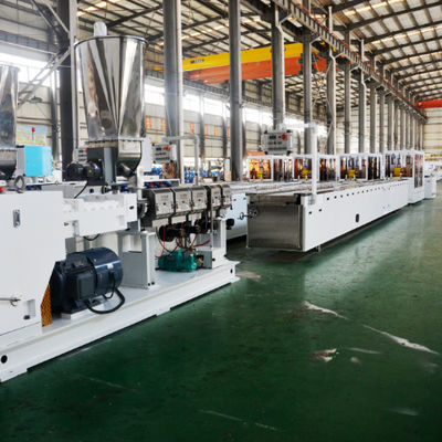 comprar China fabricante personalizado WPC Anti deslizamento madeira plástico composto externo PVC PP PE WPC espuma Decking Floor Making Machine online manufacture